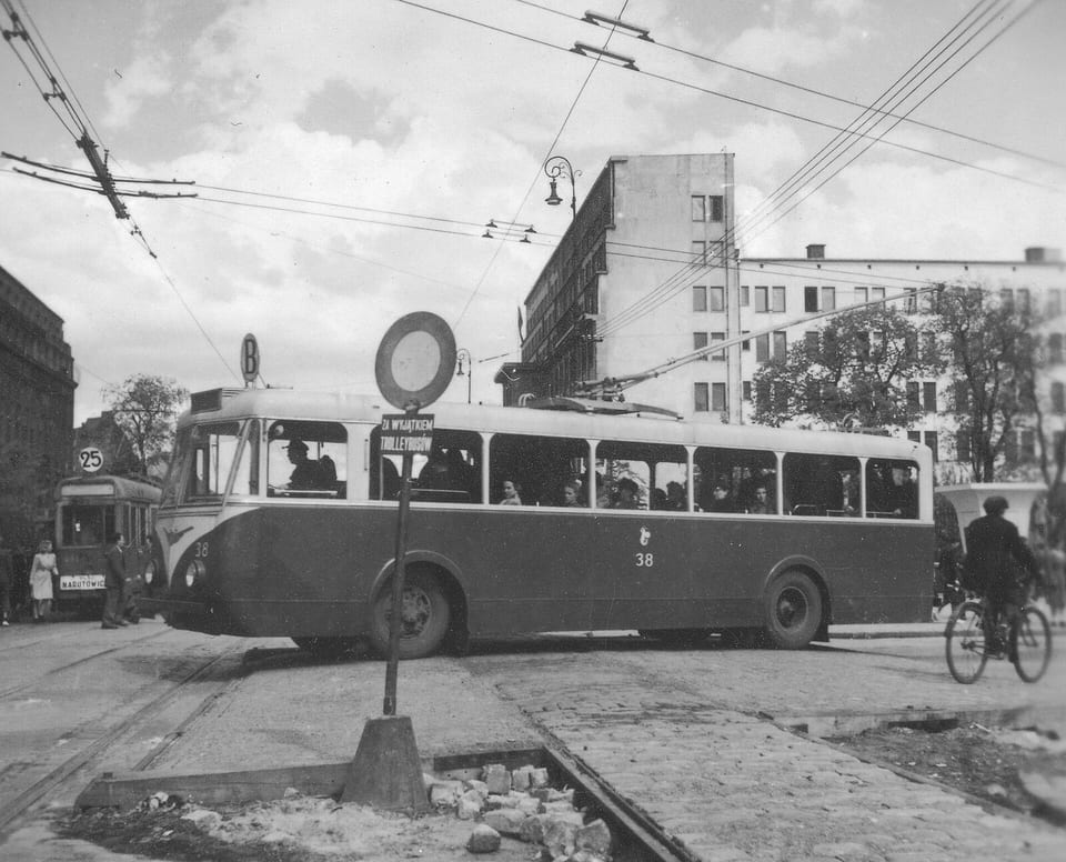 Vetra VBR trolleybus on line B in Aleje Jerozolimskie, 1948