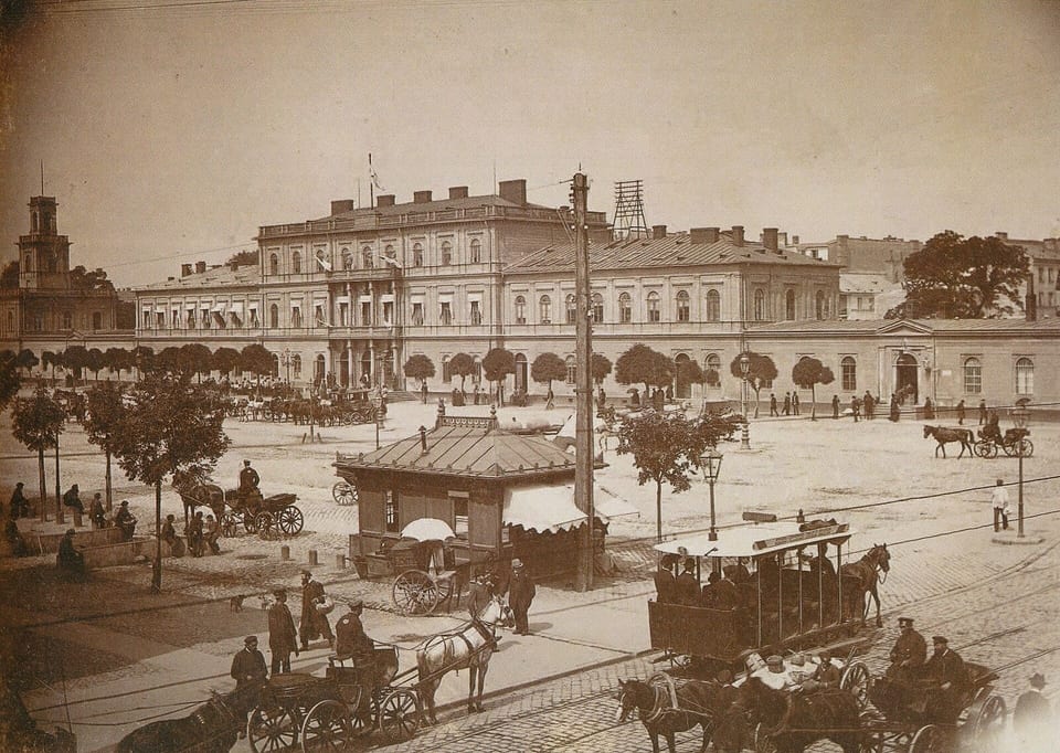 Vienna Station in Warsaw with a horse-drawn tram, around 1890