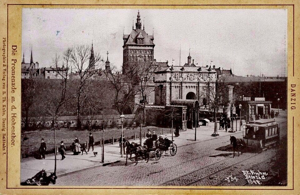 Horse-drawn tram in front of the Upland Gate in Gdańsk, 1894